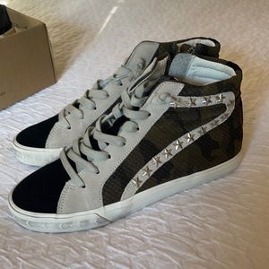 Vintage Havana Kayla Hightop Sneakers size 11. BNIB.